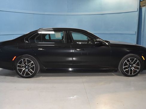 Certified 2024 BMW i7 xDrive60 image 16