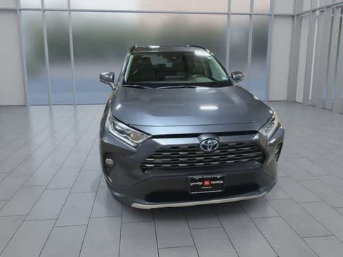 Used 2019 Toyota RAV4 Limited w/ Carpet Mat Package AWD/4WD image 9