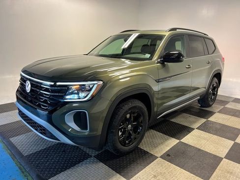 New 2026 Volkswagen Atlas Peak Edition AWD/4WD image 3