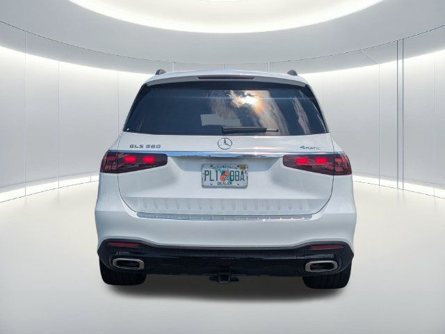 Used 2025 Mercedes-Benz GLS 580 4MATIC image 5