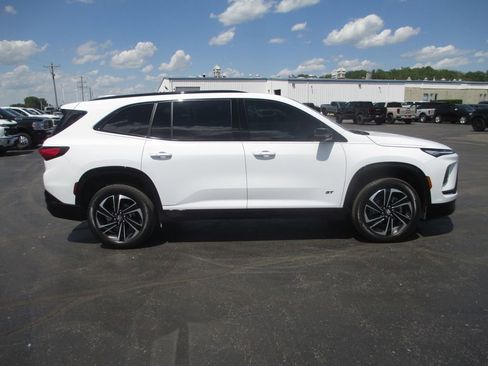 Certified 2025 Buick Enclave Sport Touring FWD image 5