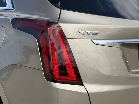 Certified 2023 Cadillac XT5 Premium Luxury image 9
