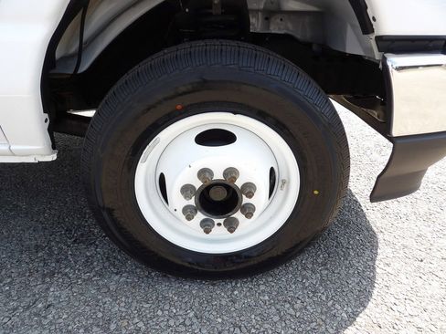 Used 2024 Ford E-450 and Econoline 450 Super Duty w/ Power Windows & Locks Group RWD image 45