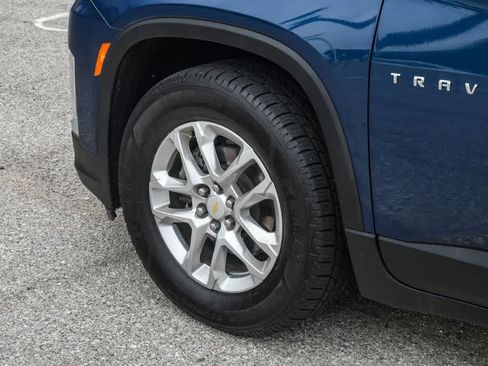 Used 2022 Chevrolet Traverse LS FWD image 10