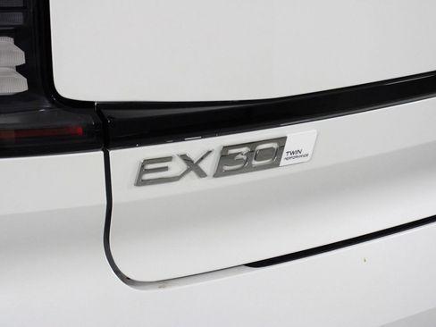 New 2025 Volvo EX30 Plus w/ Protection Package Premier image 15