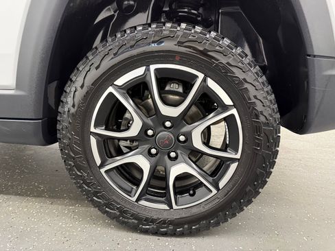 Used 2025 Jeep Compass Trailhawk AWD/4WD image 19