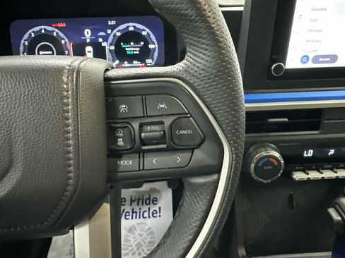 Used 2025 Toyota Tacoma TRD Off-Road image 25