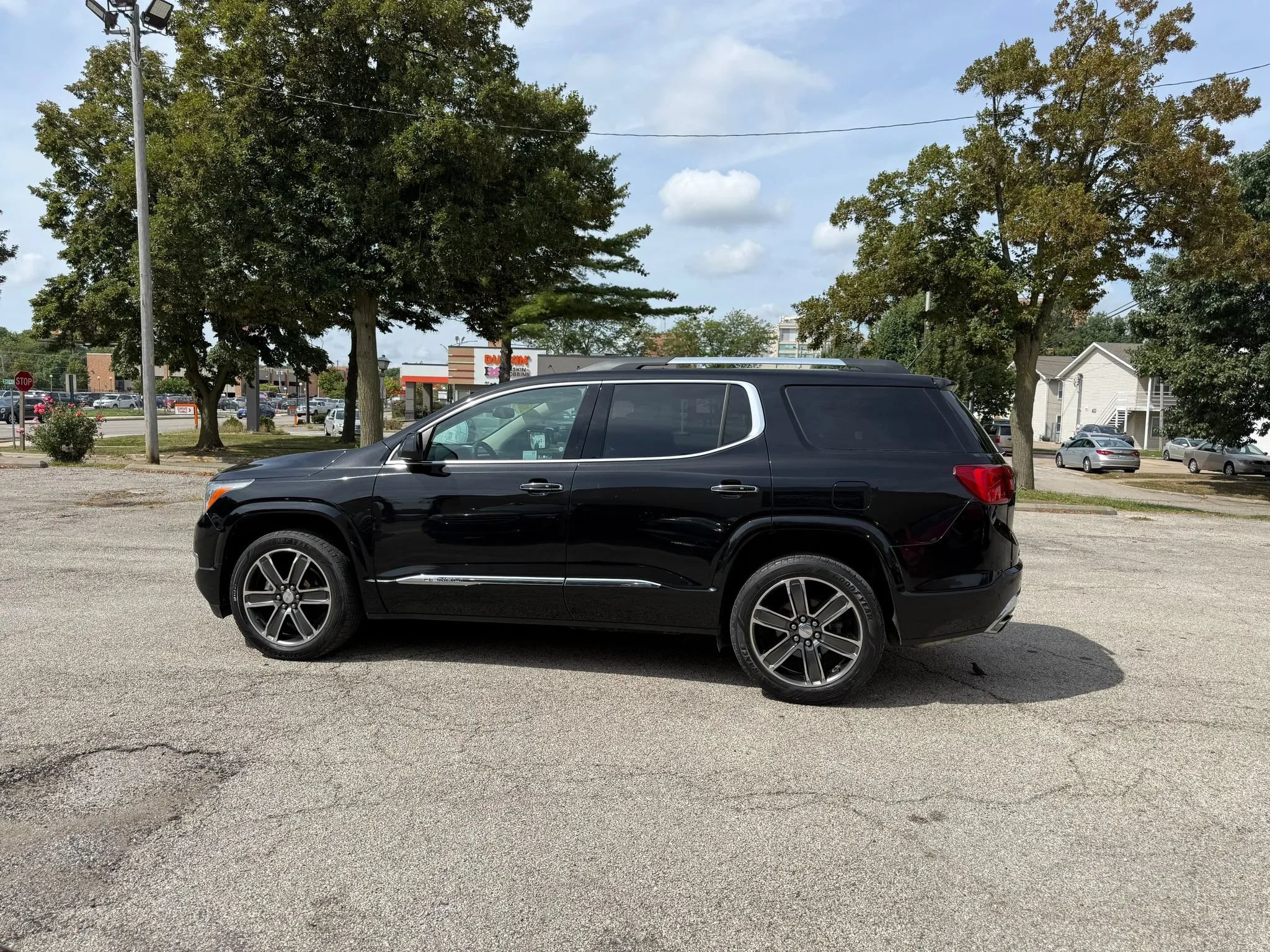 Used 2018 GMC Acadia Denali w/ Technology Package FWD image 4