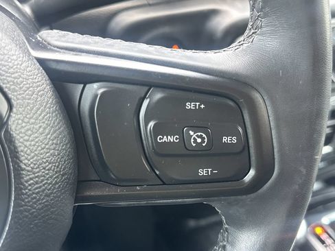 Used 2022 Jeep Wrangler Unlimited Sport AWD/4WD image 25