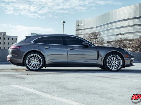 Used 2018 Porsche Panamera 4S image 13