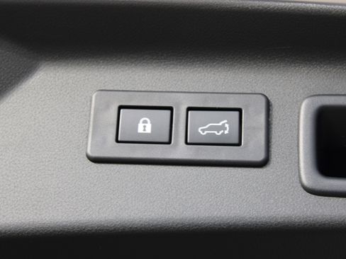 Used 2025 Subaru Forester Premium image 8