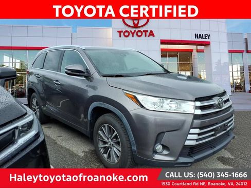 Certified 2019 Toyota Highlander XLE AWD/4WD image 1