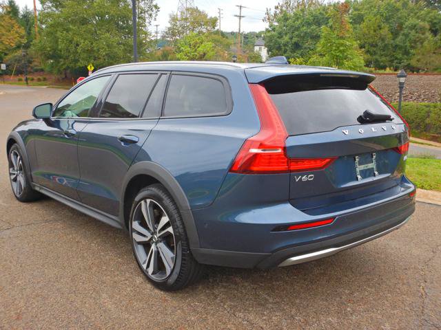 Used 2025 Volvo V60 B5 Cross Country Plus AWD/4WD image 5