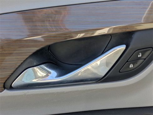 Used 2020 GMC Terrain SLE w/ Driver Convenience Package image 13