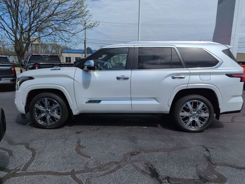 Used 2024 Toyota Sequoia Capstone AWD/4WD image 2