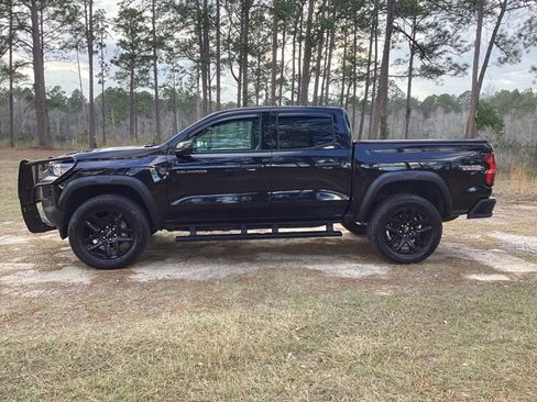 Used 2025 Chevrolet Colorado Trail Boss image 2