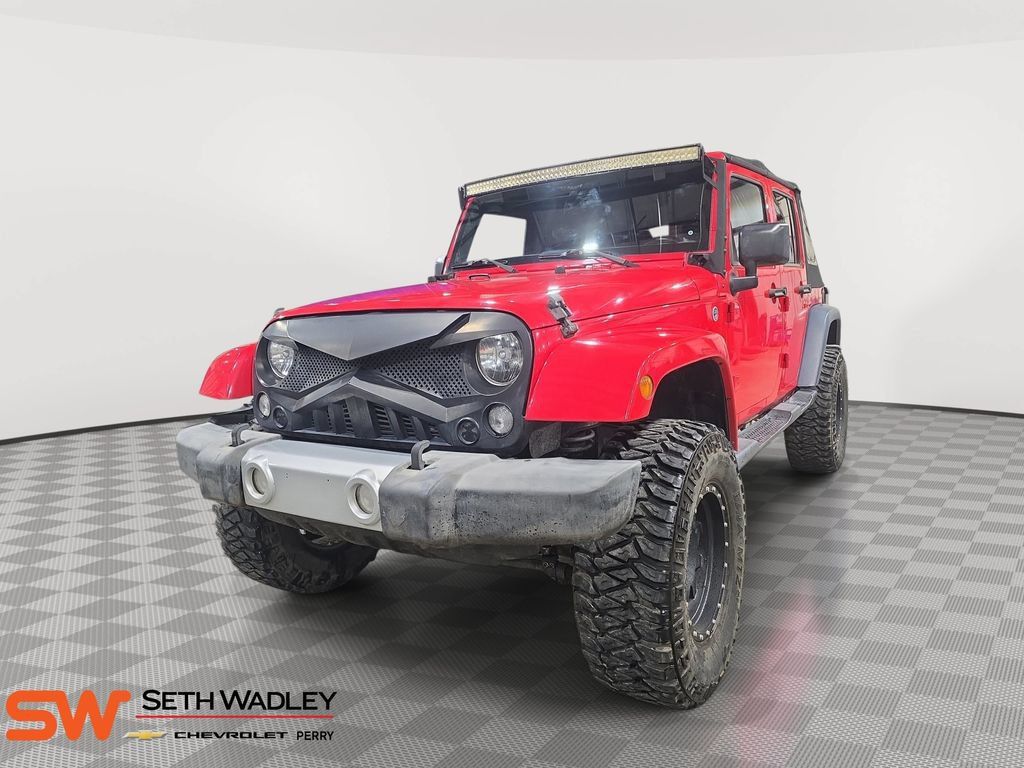 Used 2015 Jeep Wrangler Unlimited Sahara w/ Connectivity Group AWD/4WD image 3