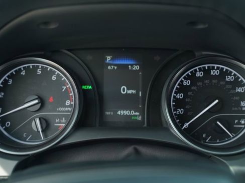 Used 2024 Toyota Camry SE image 29