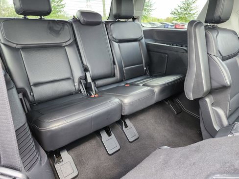 Used 2025 Ford Expedition Platinum AWD/4WD image 24