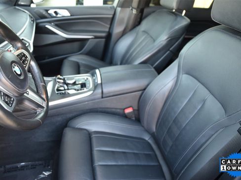 Used 2022 BMW X7 M50i w/ Cold Weather Package image 8