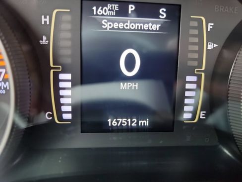 Used 2019 Jeep Cherokee Latitude Plus w/ Comfort/Convenience Group image 16