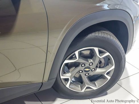 Used 2024 Chevrolet Trax LT image 12