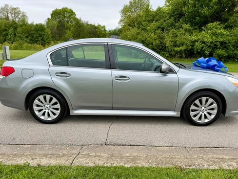Used 2011 Subaru Legacy 2.5i Limited AWD/4WD image 4