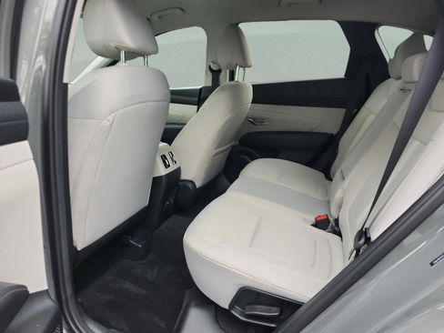 Used 2025 Hyundai Tucson SEL FWD image 16