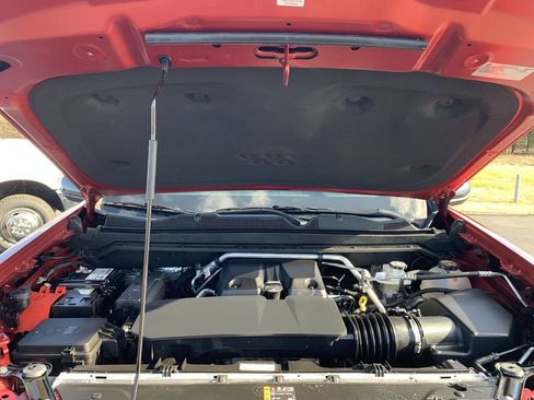 Used 2024 Chevrolet Colorado Trail Boss w/ Advanced Trailering Package image 17