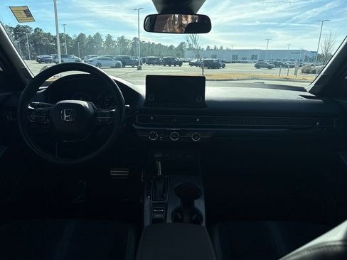 Used 2023 Honda Civic Sport image 16