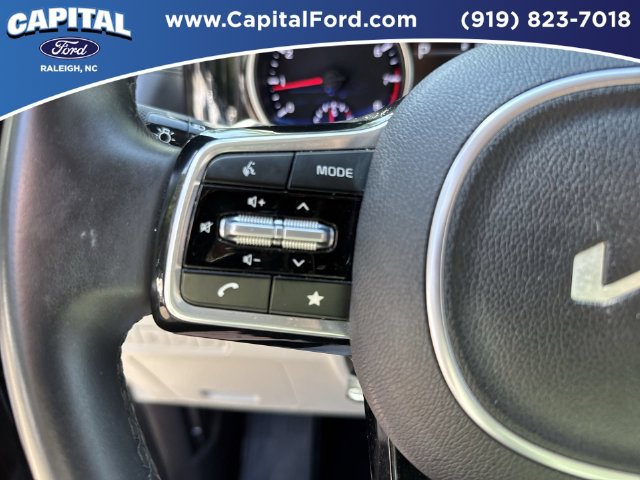 Used 2024 Kia Carnival EX FWD image 22