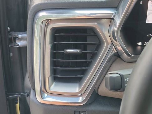 Used 2025 GMC Canyon Denali AWD/4WD image 30