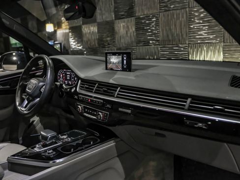 Used 2018 Audi Q7 3.0T Prestige w/ Prestige Package AWD/4WD image 13