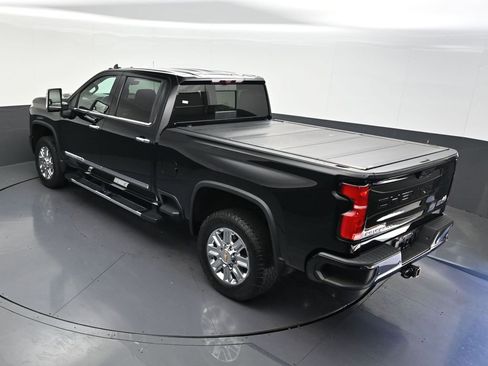 Used 2024 Chevrolet Silverado 2500 High Country w/ High Country Premium Package AWD/4WD image 21