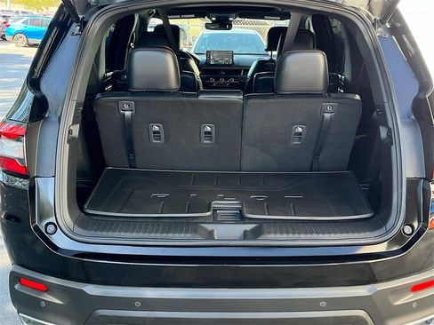 Used 2025 Honda Pilot Black Edition image 28