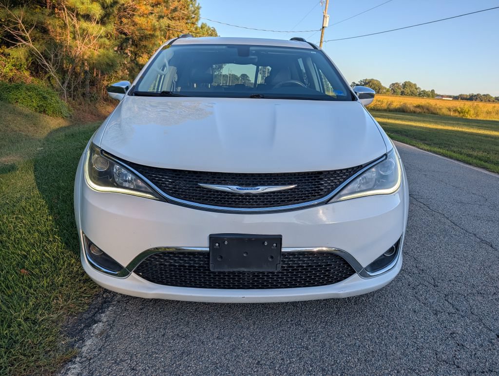 Used 2018 Chrysler Pacifica Limited FWD image 8