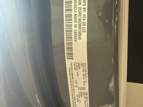 Used 2022 Chrysler Pacifica Touring-L FWD image 28