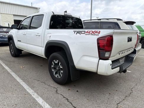 Used 2019 Toyota Tacoma TRD Off-Road AWD/4WD image 3