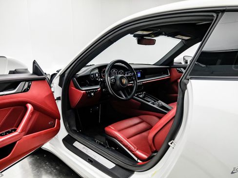 Used 2020 Porsche 911 Carrera RWD image 39