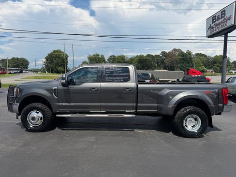 Used 2017 Ford F350 Lariat w/ Lariat Ultimate Package AWD/4WD image 9
