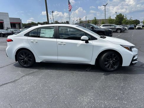New 2026 Toyota Corolla SE FWD image 2