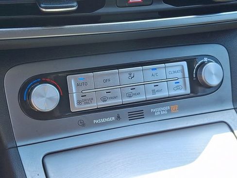 Used 2023 Hyundai Kona SE FWD image 17