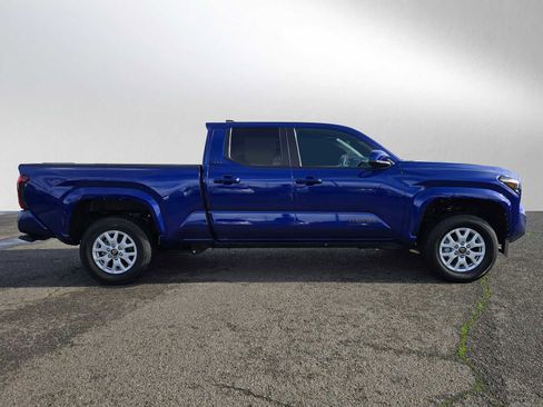 Certified 2025 Toyota Tacoma SR5 image 2