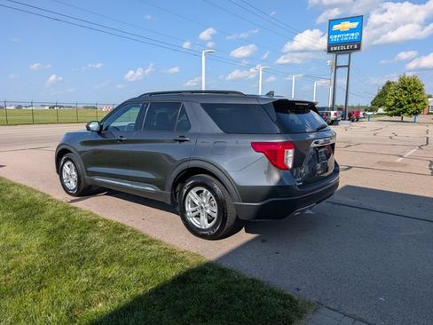 Used 2020 Ford Explorer XLT w/ Equipment Group 202A AWD/4WD image 11