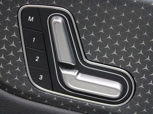 Used 2025 Mercedes-Benz GLA 250 image 16