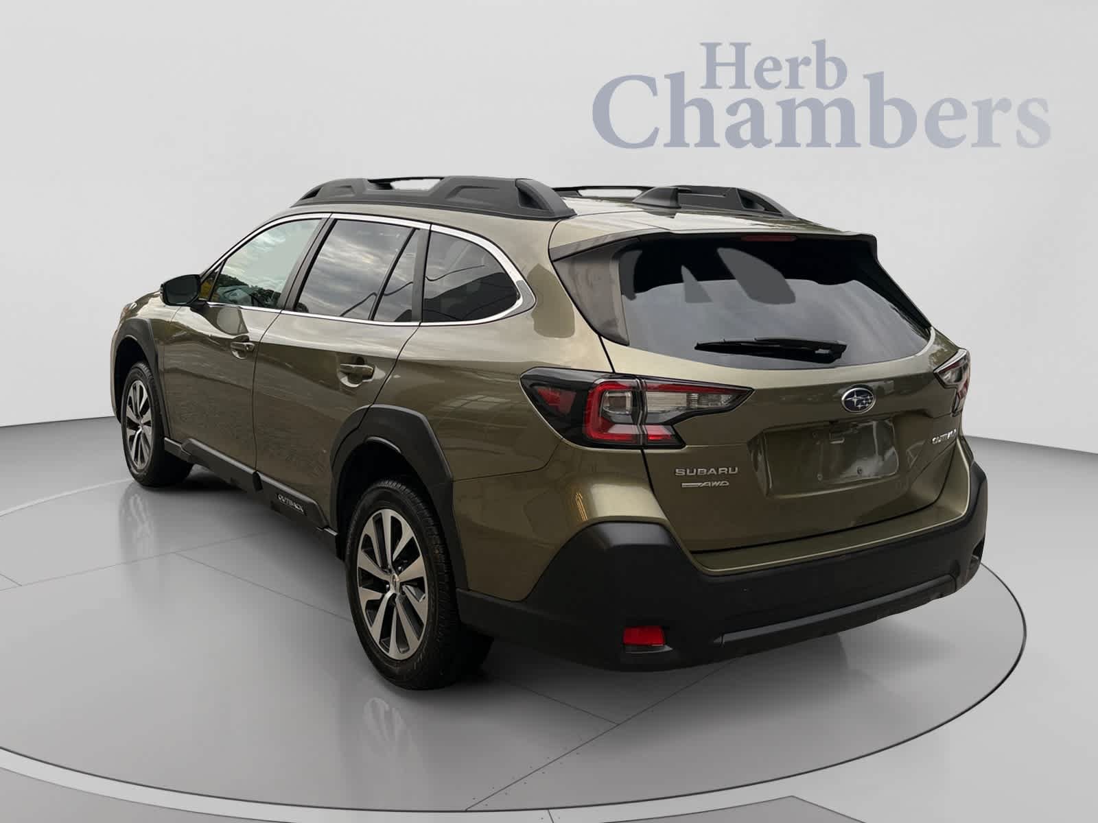 Used 2023 Subaru Outback Premium AWD/4WD image 3