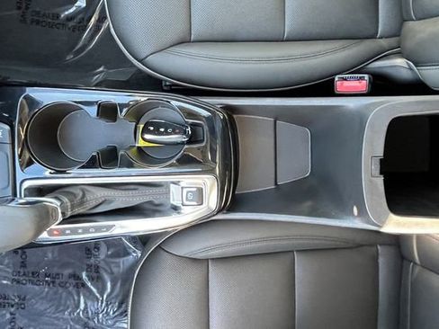 Used 2025 Chevrolet Trax ACTIV w/ Sunroof Package image 15