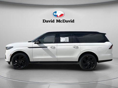 New 2026 Lincoln Navigator L Black Label AWD/4WD image 4