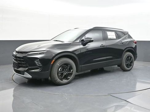 New 2025 Chevrolet Blazer LT w/ Midnight/Sport Edition FWD image 7