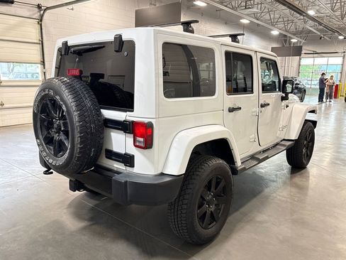 Used 2014 Jeep Wrangler Unlimited Sahara AWD/4WD image 4
